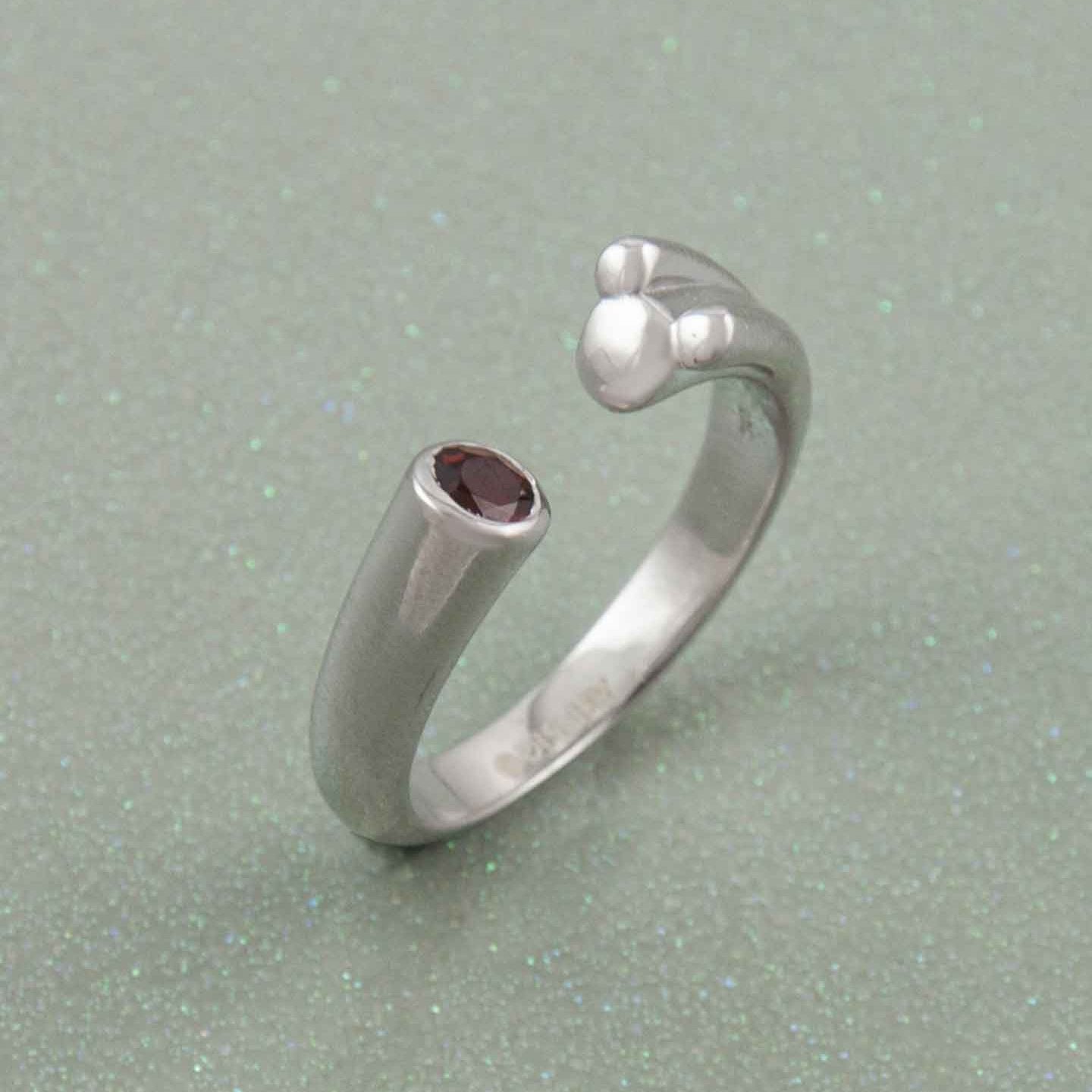 Lacuna Gemstone Silver Ring in Garnet-16