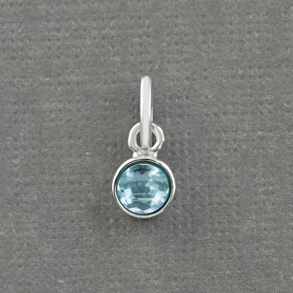 Minimalist Gemstone Silver Pendant in Aquamarine
