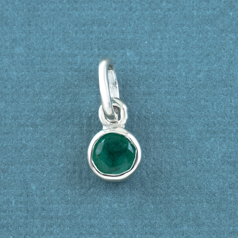 Minimalist Gemstone Silver Pendant in Emerald