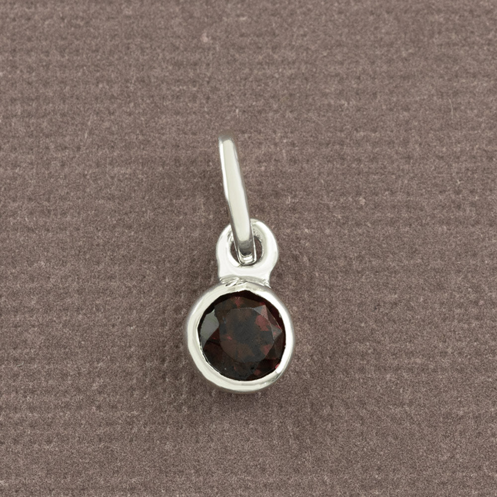Minimalist Gemstone Silver Pendant in Garnet
