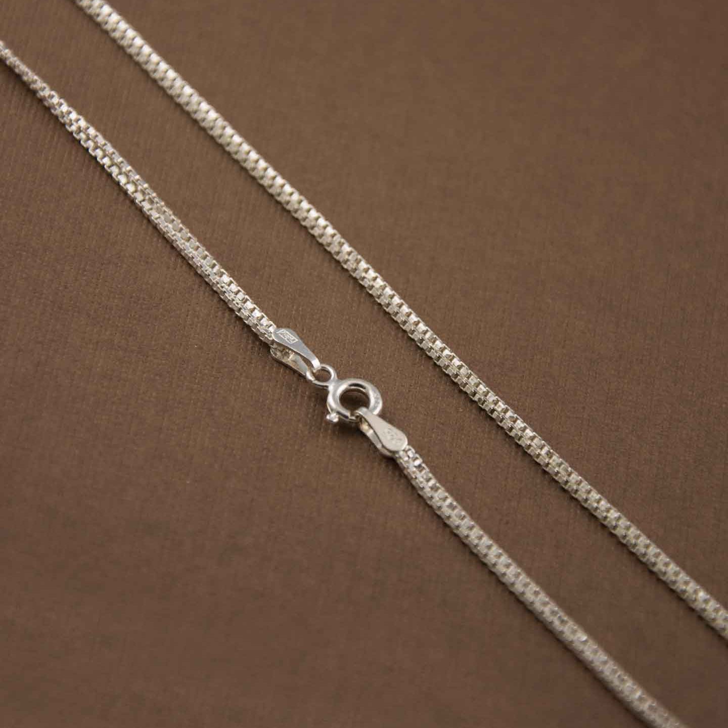 Statement Box Silver Chain