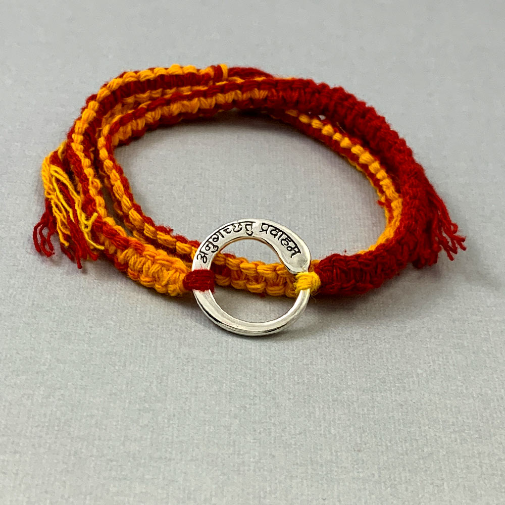 Anugachchhatu Pravaaham Enso Silver Pendant Moli Rakhi Bracelet